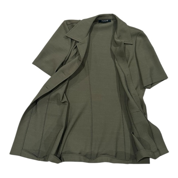 À La Une Short Sleeve Blazer Top in Green - Picture 3 of 4